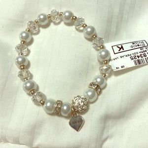 White pearl bracelet